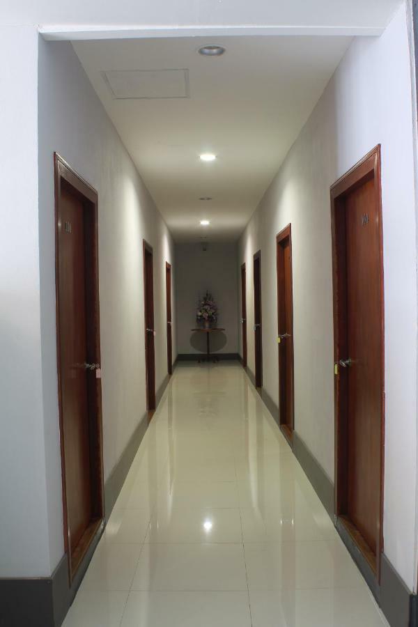 S'Prima Hostel ピサヌローク エクステリア 写真